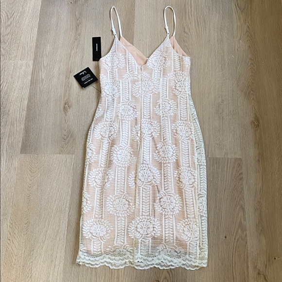 NWT Lulu's Lace Bodycon Mini Dress - Picture 11 of 13
